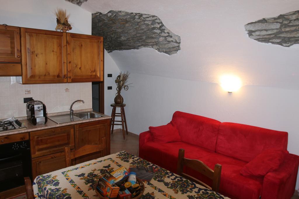Maison Cassius Issogne Eksteriør billede